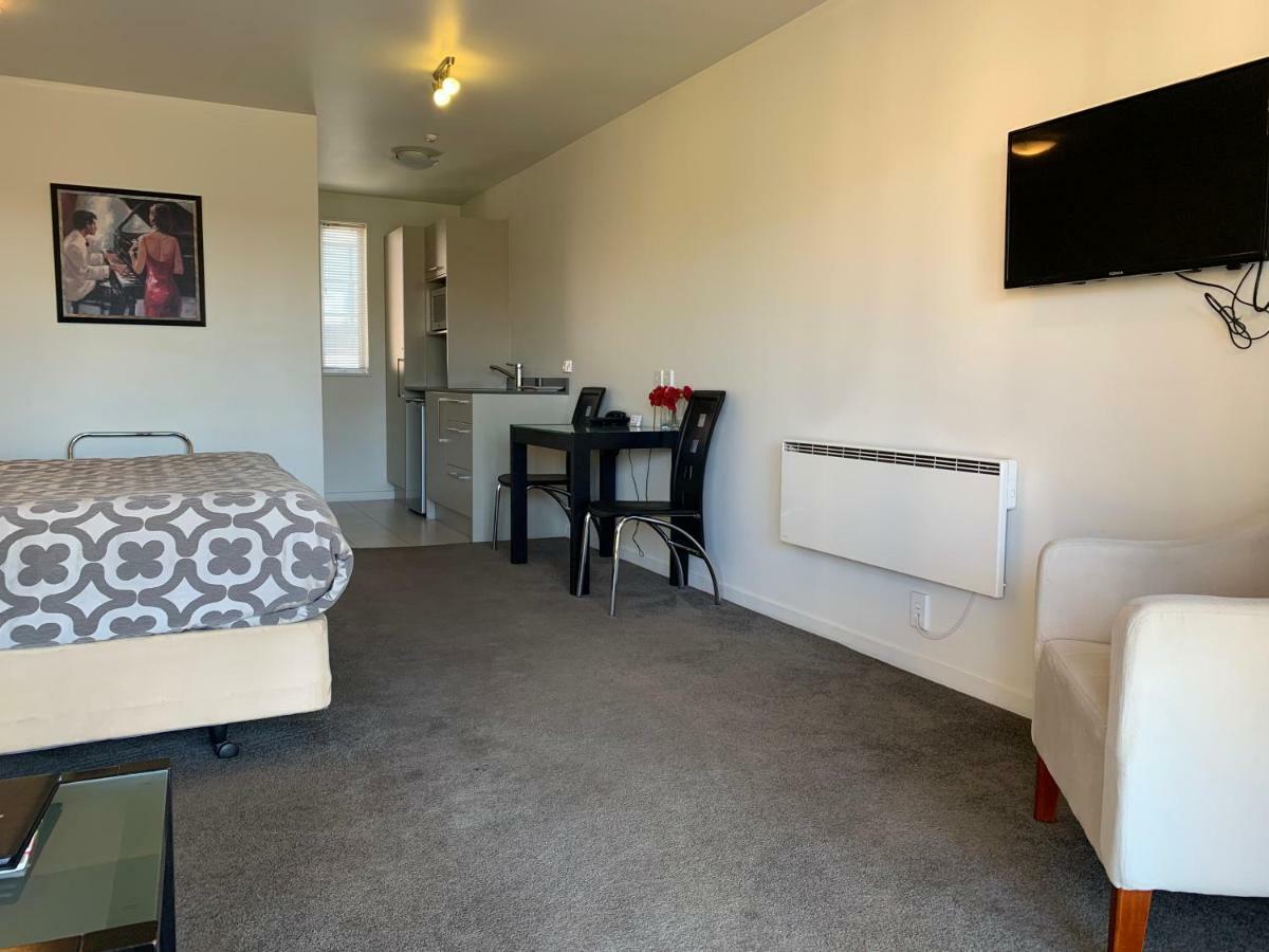 Salerno Motel Apartments Christchurch Eksteriør billede A studio apartment in New Zealand